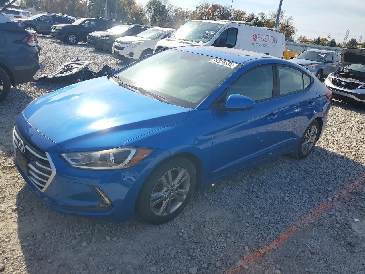 Вид 2017 HYUNDAI ELANTRA VALUE EDITION, угол 1