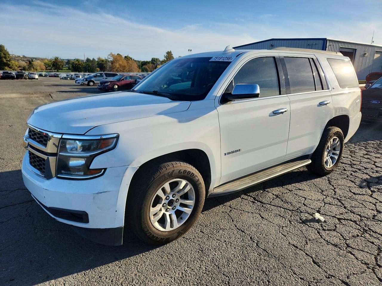 منظر 2018 CHEVROLET TAHOE C1500 LT، زاوية 1