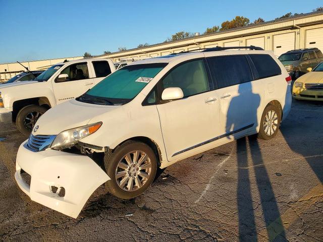 2012 TOYOTA SIENNA