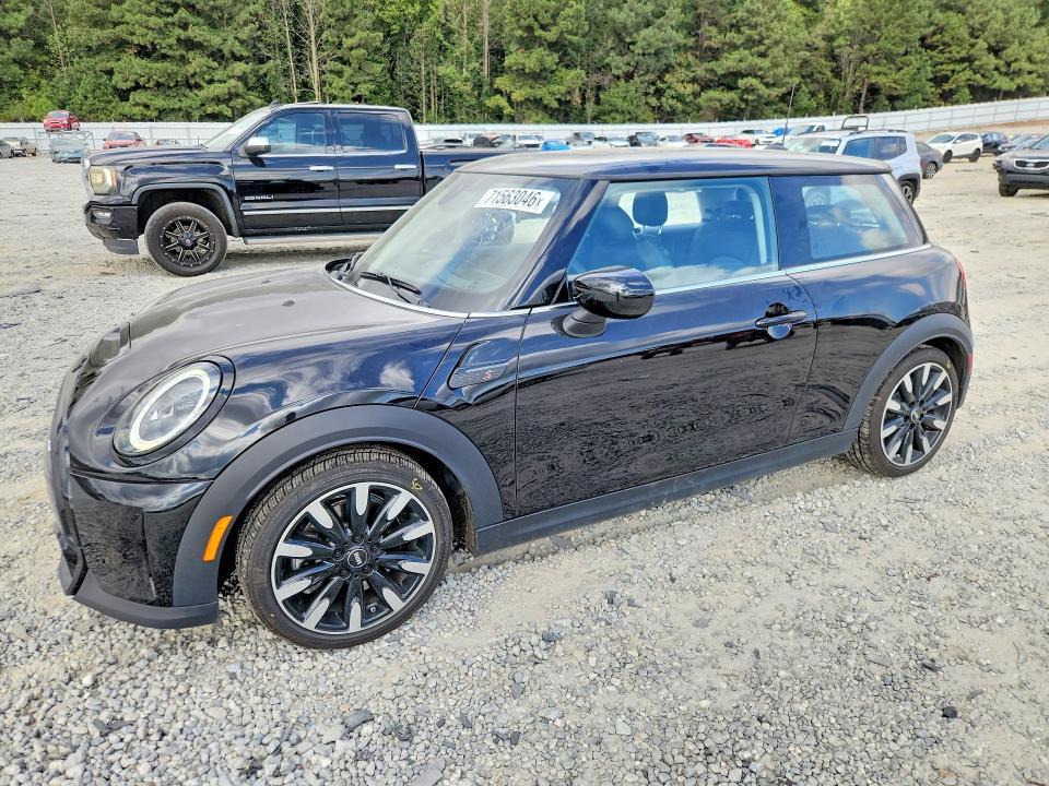 2022 MINI COOPER S  