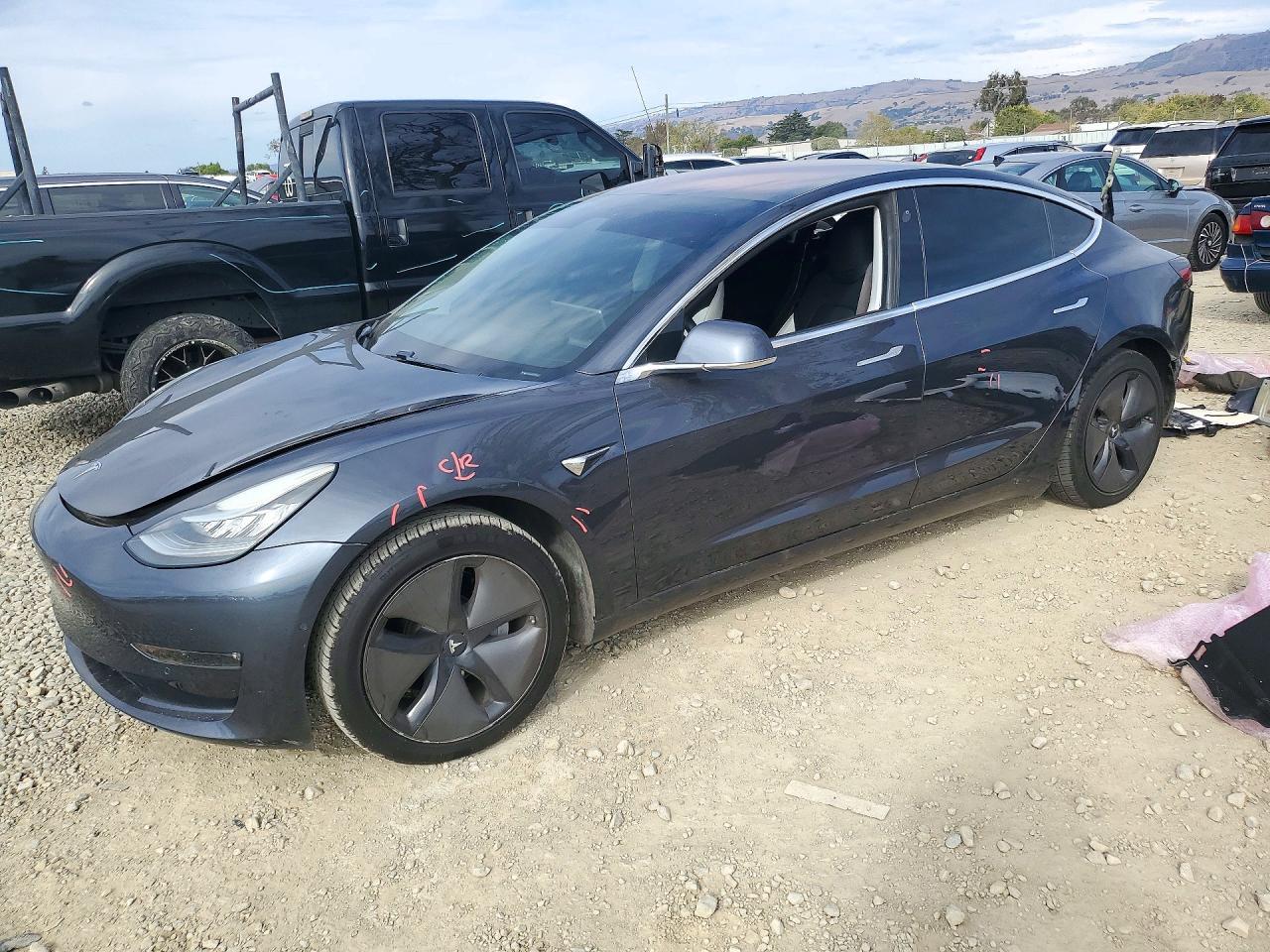 منظر 2018 TESLA MODEL 3، زاوية 1