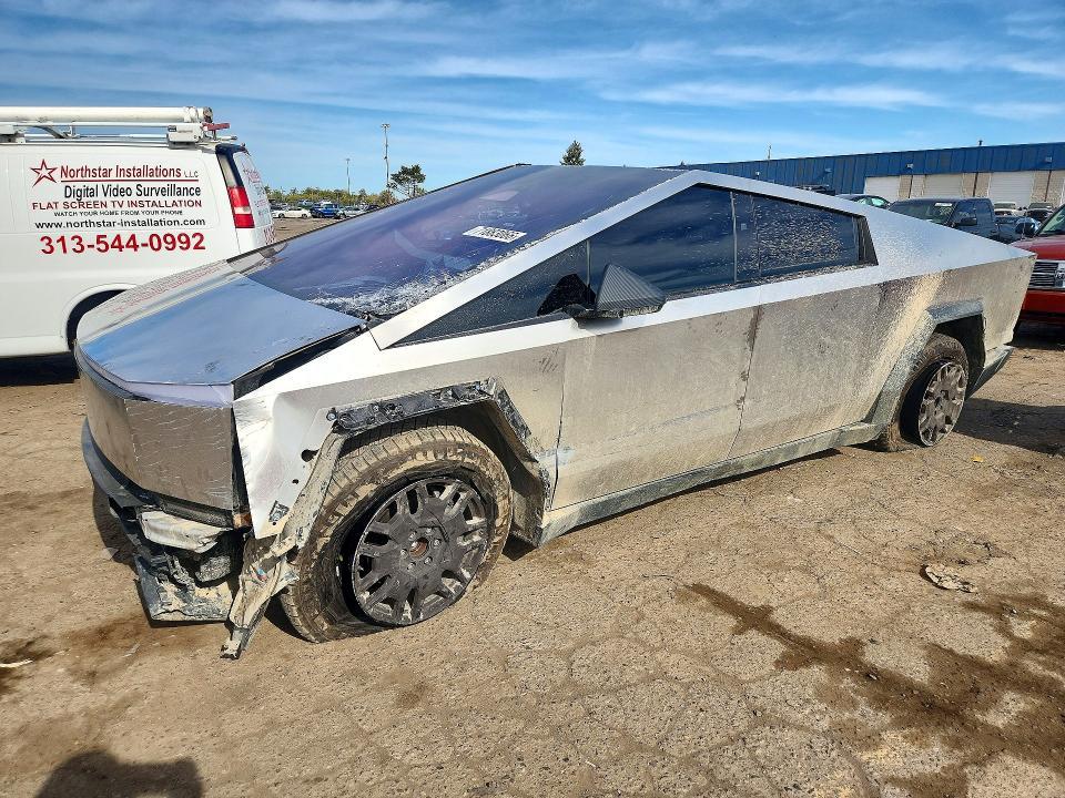 2024 TESLA CYBERTRUCK   