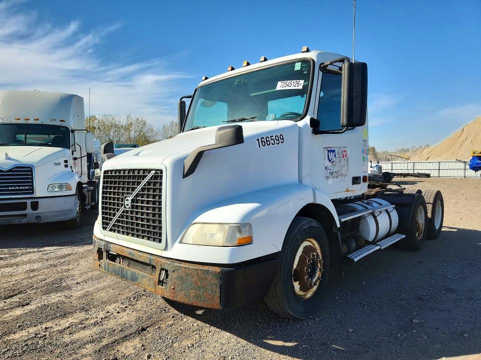 2007 VOLVO VN VNM  