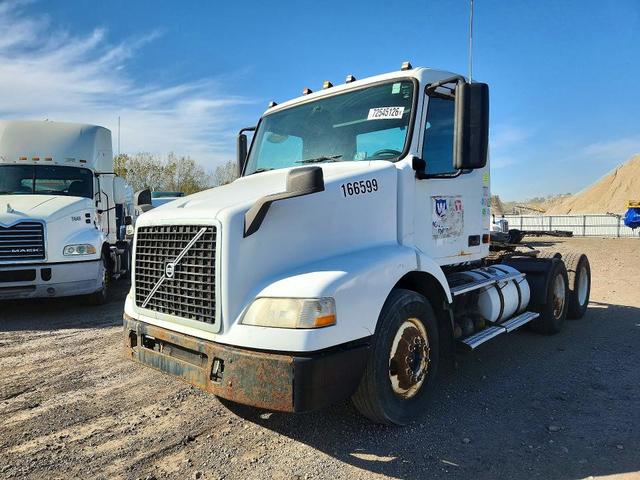 2007 VOLVO VN VNM  