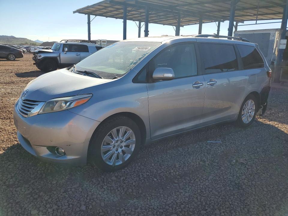 2015 TOYOTA SIENNA LIMITED PREMIUM 7-PASSENGER  