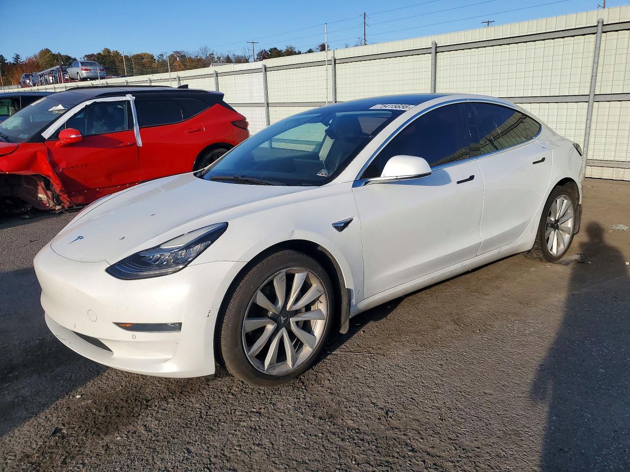 Vue de 2019 TESLA MODEL 3, angle 1