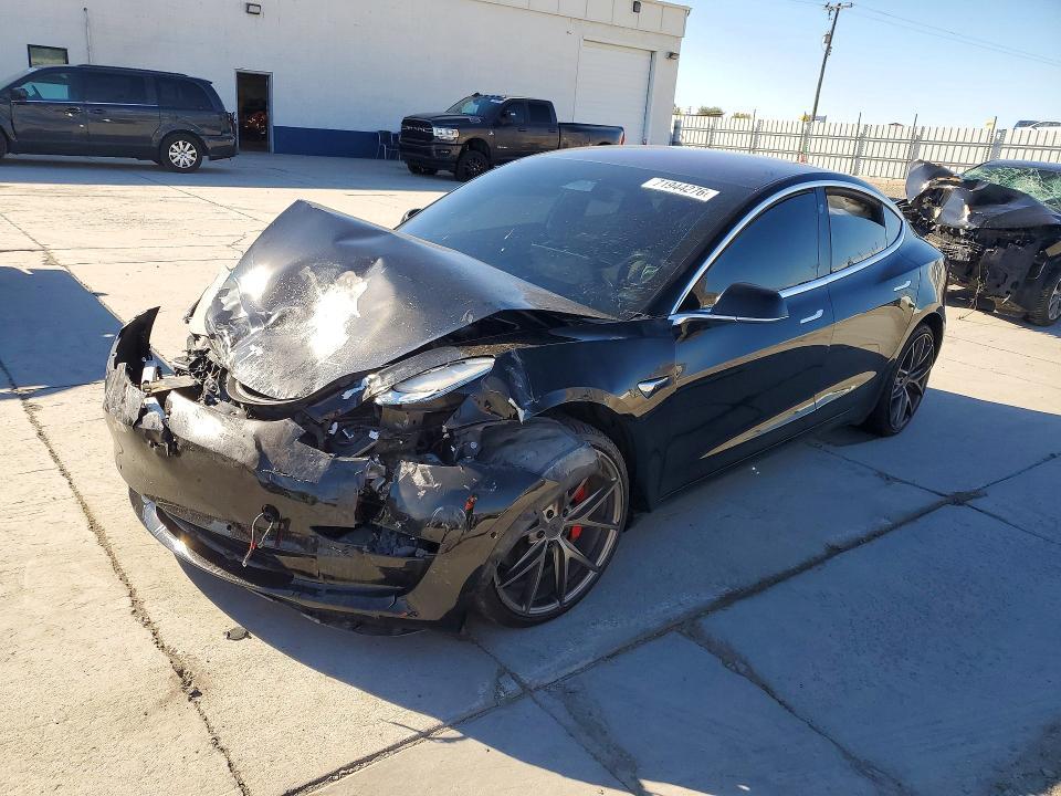 2018 TESLA MODEL 3   