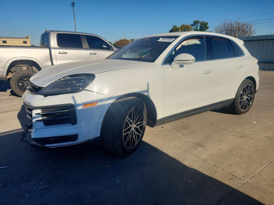 2024 PORSCHE CAYENNE   