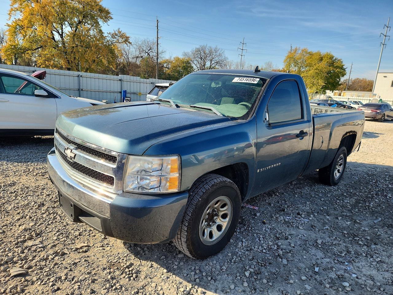 Vue de 2007 CHEVROLET SILVERADO C1500, angle 1