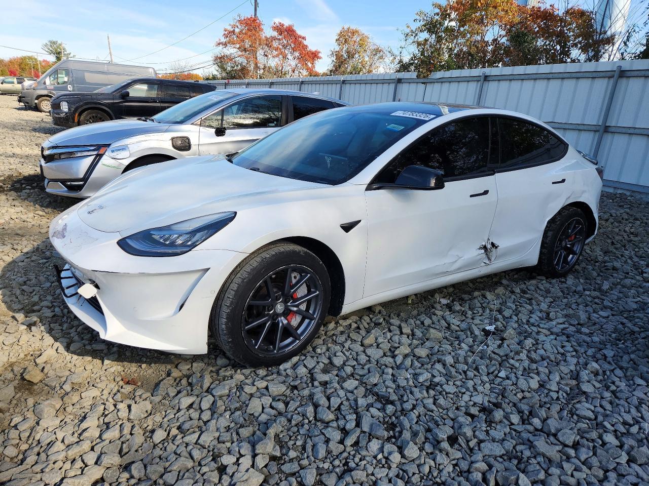 Vista de 2020 TESLA MODEL 3, ángulo 1
