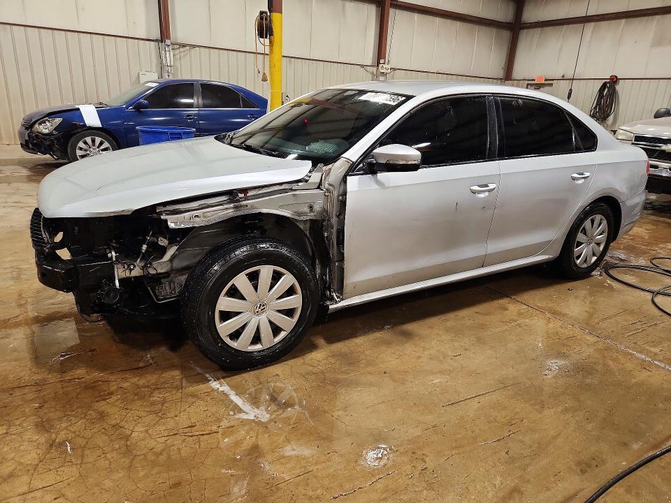 2013 VOLKSWAGEN PASSAT S  