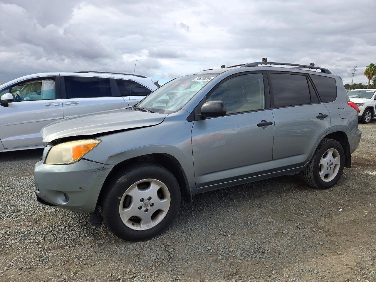 Vue de 2007 TOYOTA RAV4 BASE, angle 1