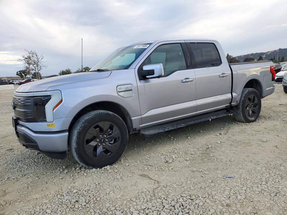 2022 FORD F150 LIGHTNING LARIAT
