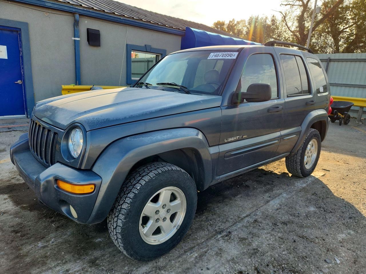 Вид 2002 JEEP LIBERTY LIMITED, угол 1