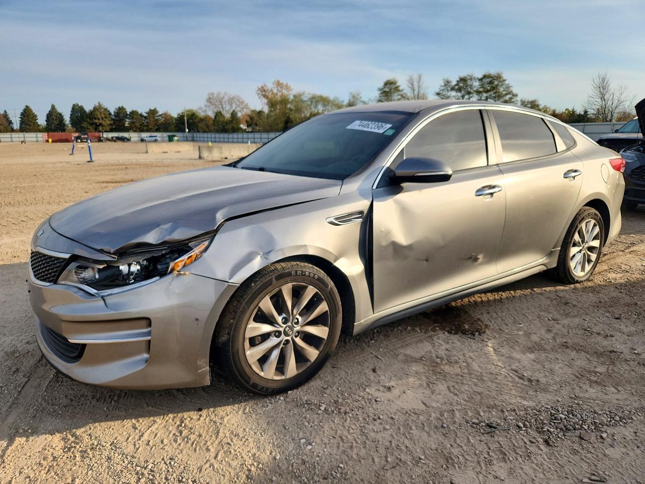Vista de 2017 KIA OPTIMA LX, ángulo 1