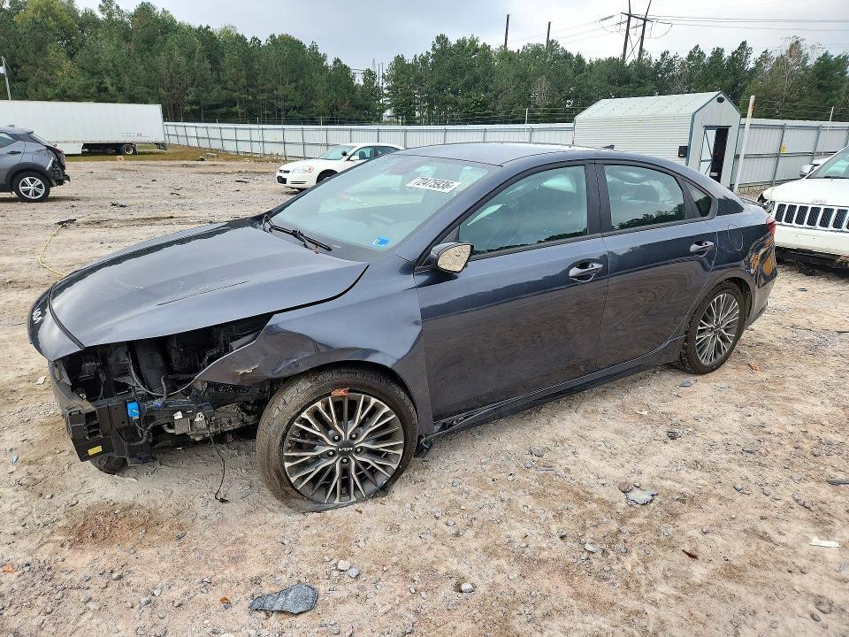 2023 KIA FORTE GT LINE  