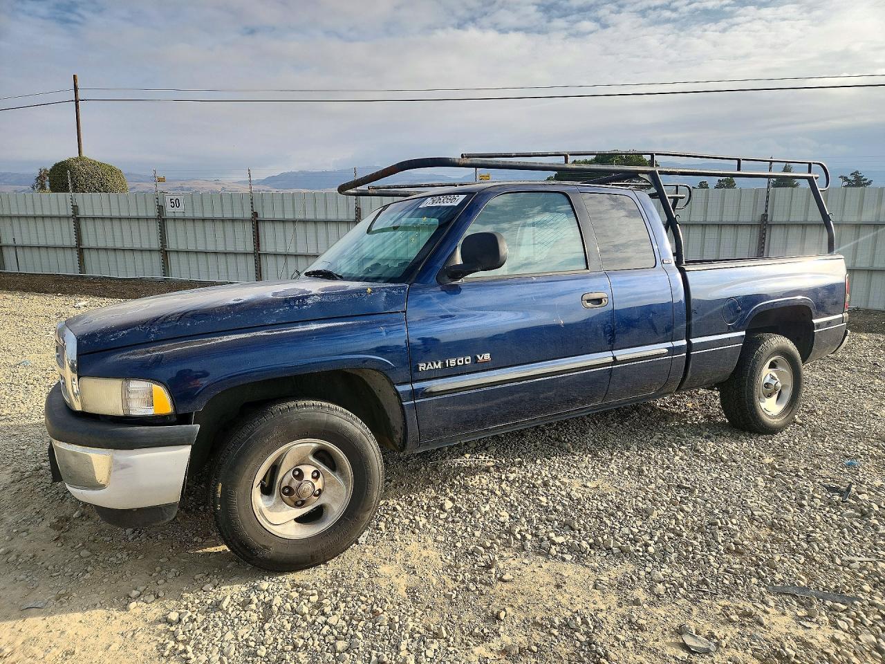 Vista de 2001 DODGE RAM 1500, ángulo 1
