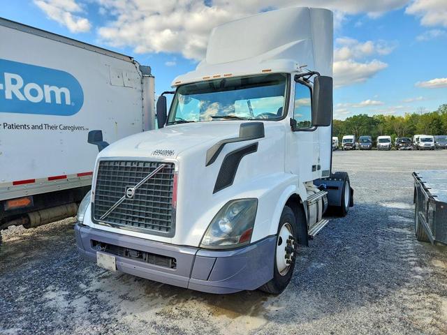 2018 VOLVO VNL SEMI TRUCK