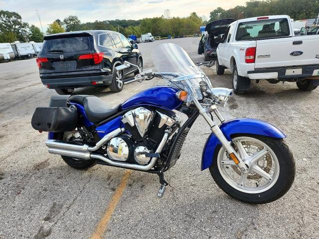 2015 HONDA VT1300 CR  