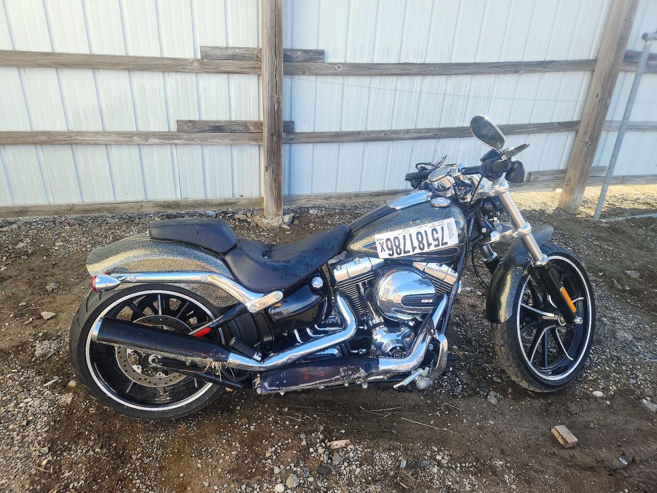 2016 HARLEY-DAVIDSON FXSB BREAKOUT view, angle 1