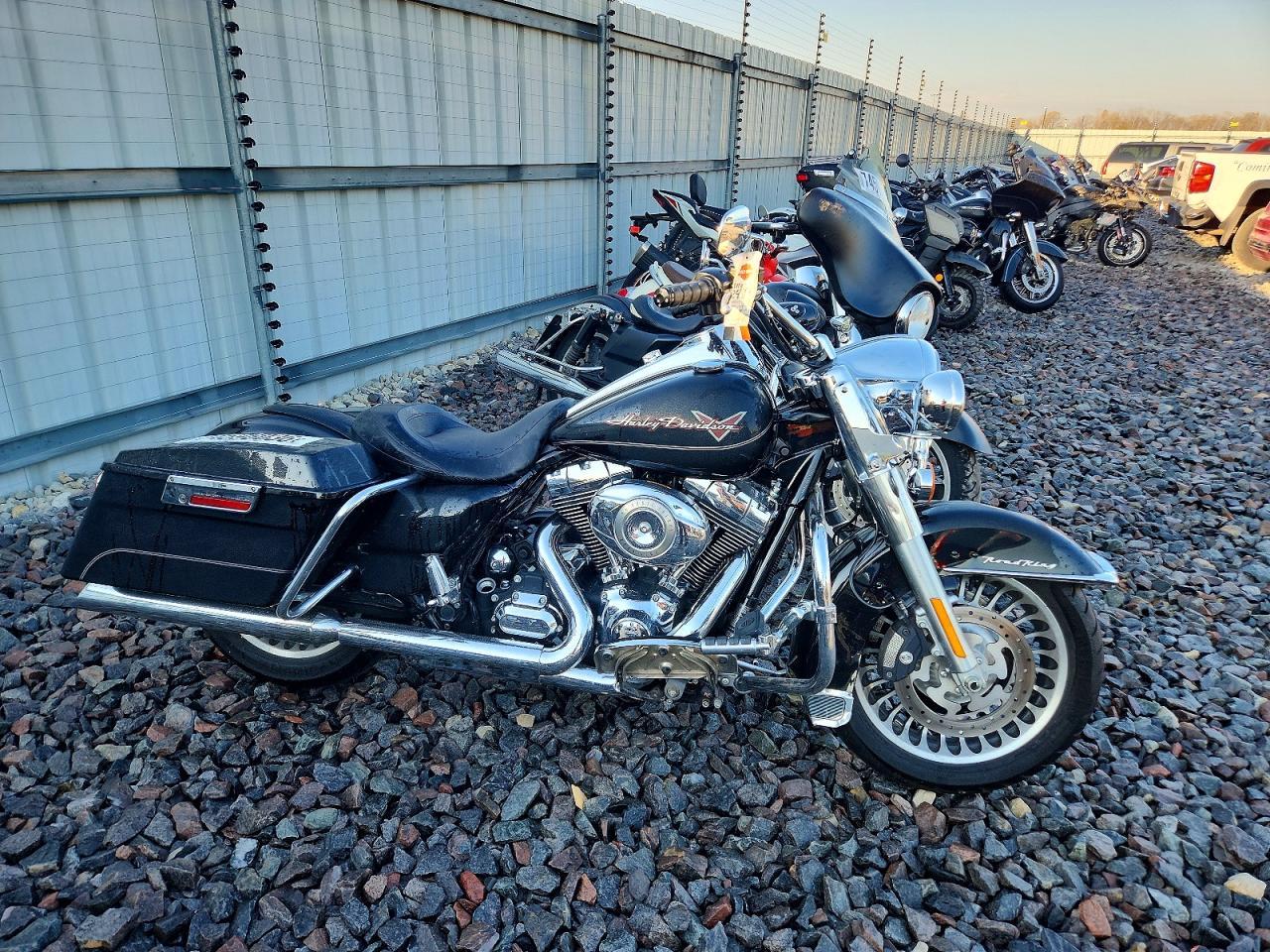 Vue de 2011 HARLEY-DAVIDSON FLHR, angle 1