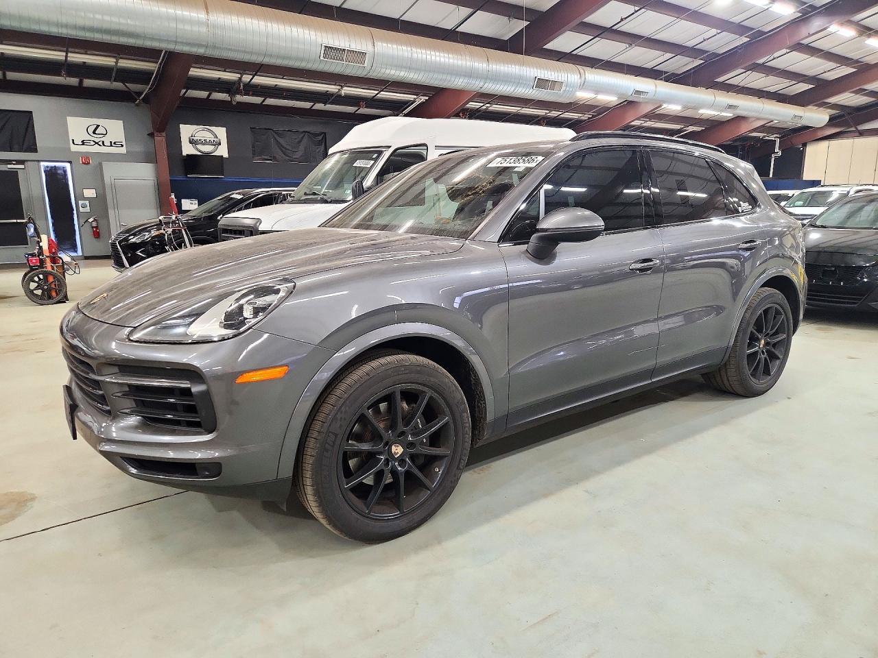 Vista de 2019 PORSCHE CAYENNE, ángulo 1