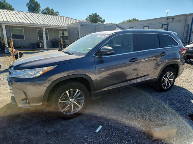 2019 TOYOTA HIGHLANDER XLE  