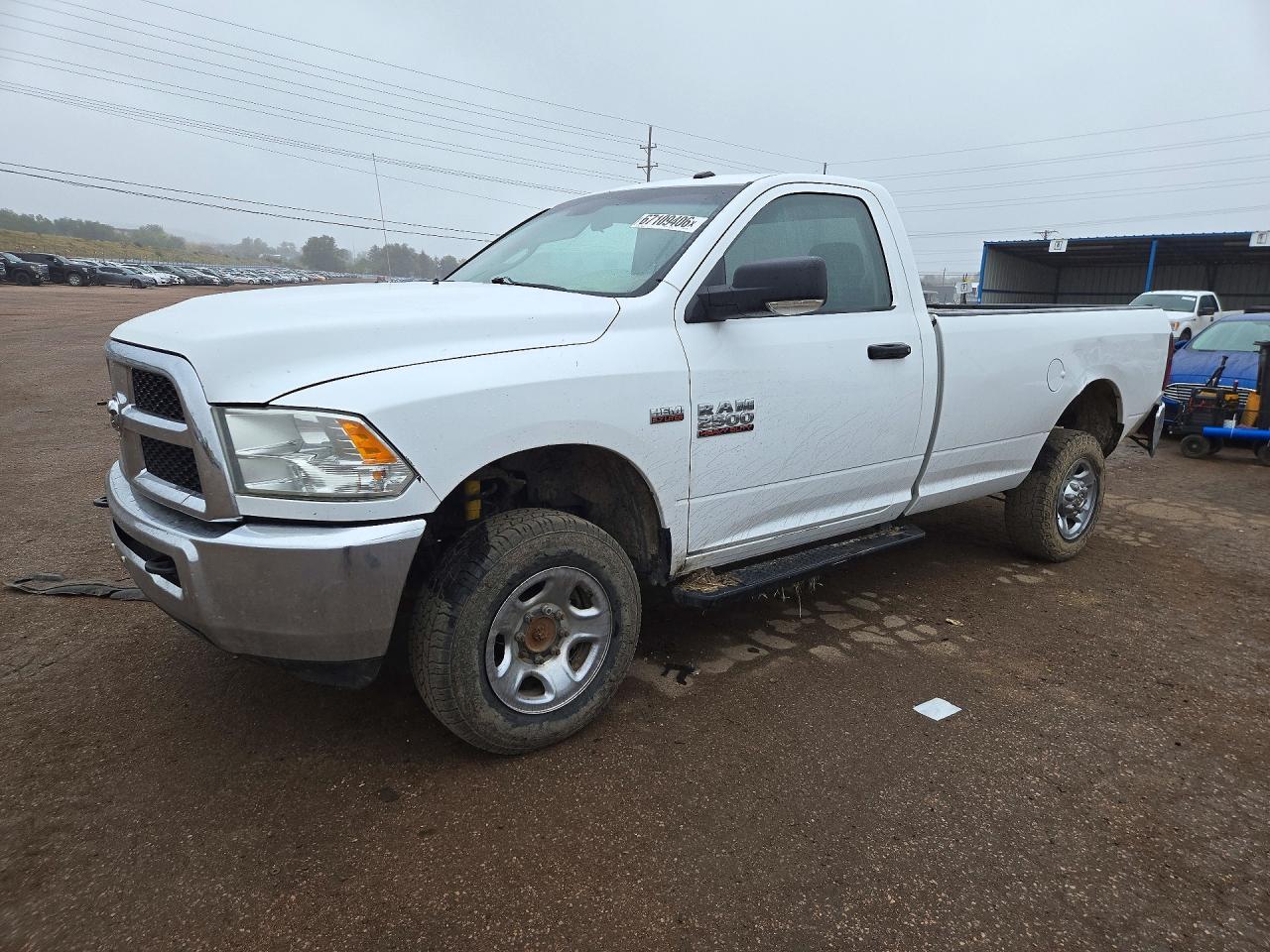 Вид 2013 RAM 2500 ST, угол 1