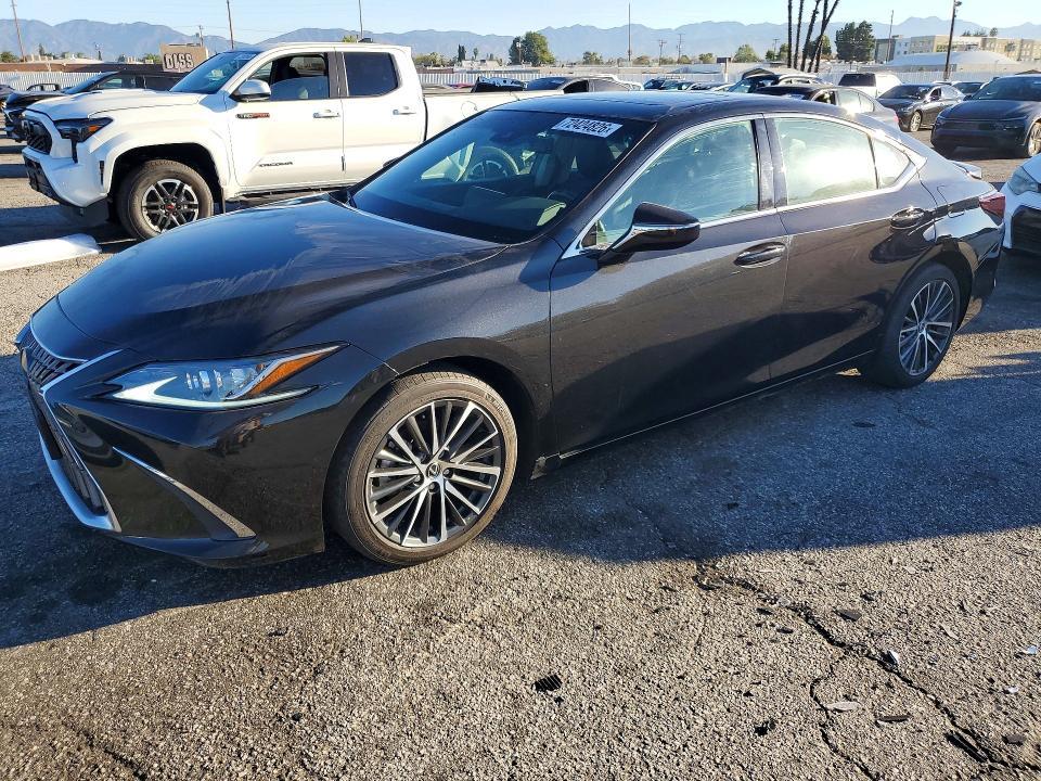 2025 LEXUS ES 300H BASE  