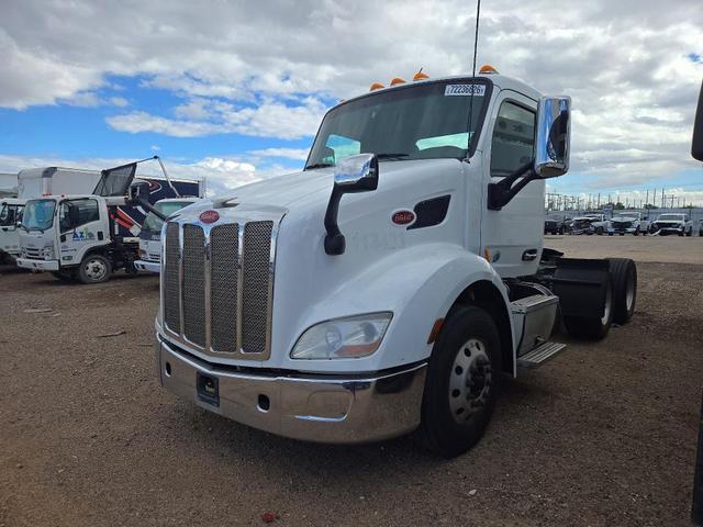 2017 PETERBILT 579 SEMI TRUCK