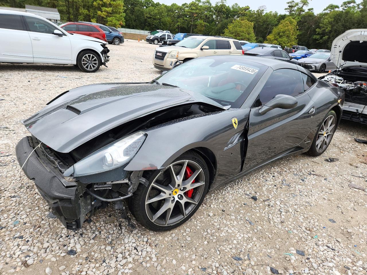 Vue de 2010 FERRARI CALIFORNIA, angle 1