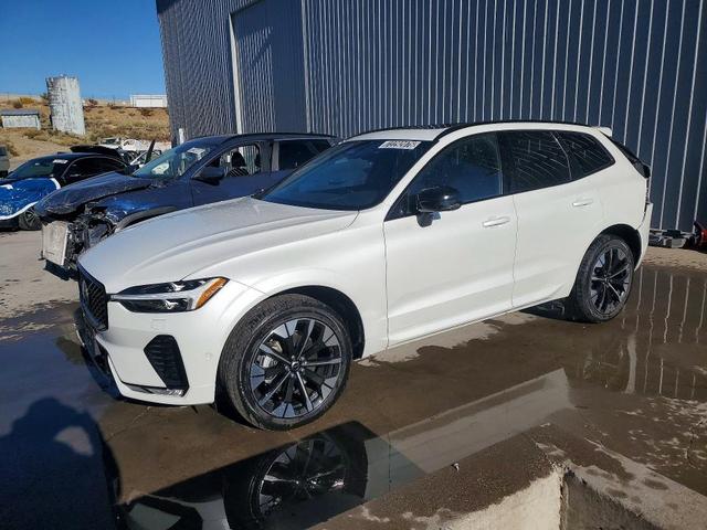 2026 VOLVO XC60 PLUS  