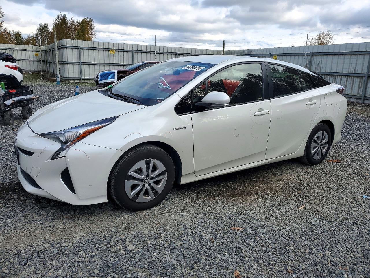 Vedere 2016 TOYOTA PRIUS THREE, unghi 1