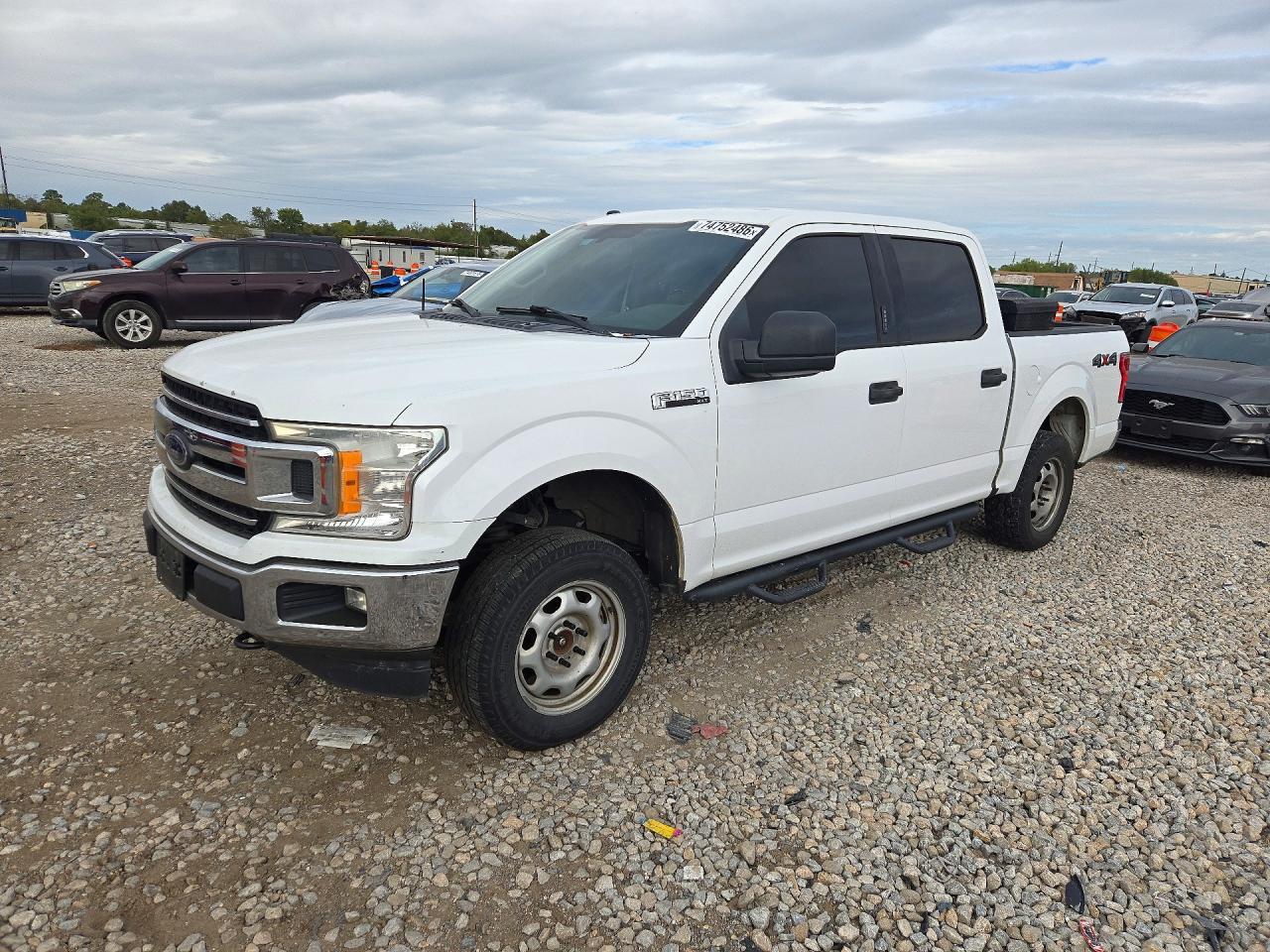 Вид 2018 FORD F150 SUPERCREW, угол 1