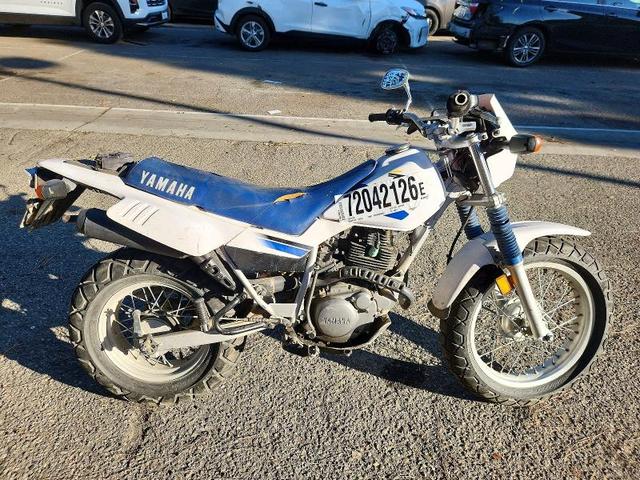 2000 YAMAHA TW200 DIRT BIKE