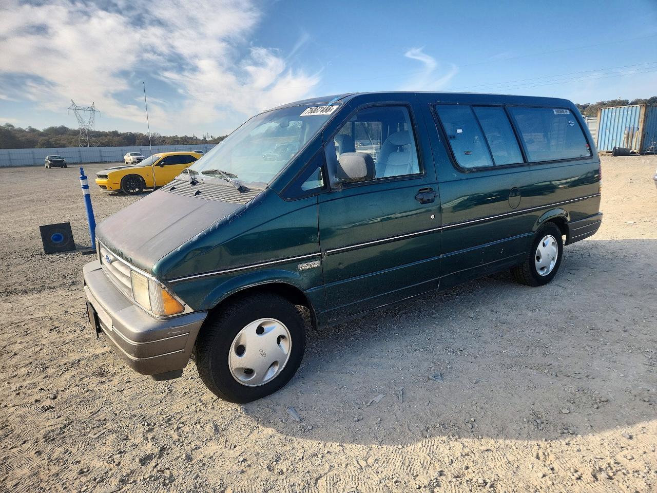 Vue de 1994 FORD AEROSTAR, angle 1