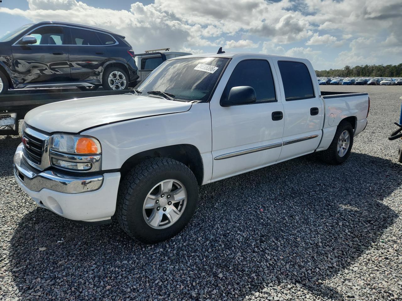 Вид 2006 GMC SIERRA C1500, угол 1