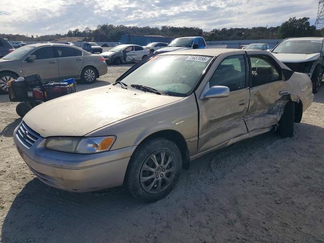 1997 TOYOTA CAMRY LE  