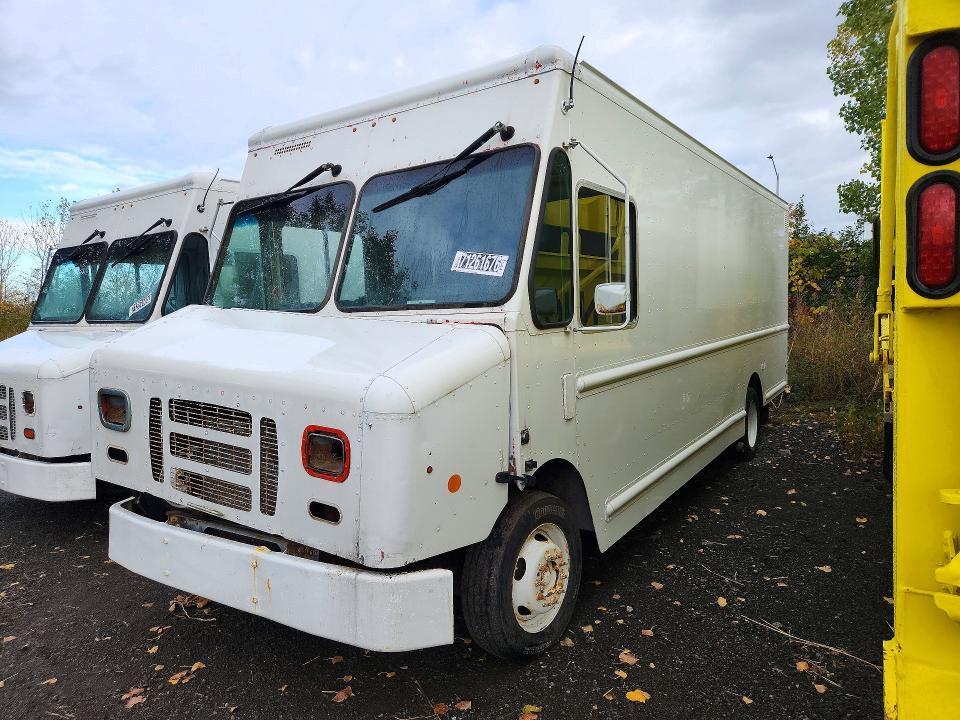 2015 FORD F59 DELIVERY TRUCK
