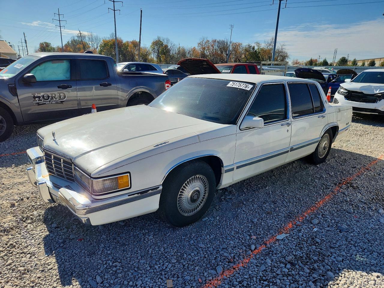 Вид 1992 CADILLAC DEVILLE, угол 1