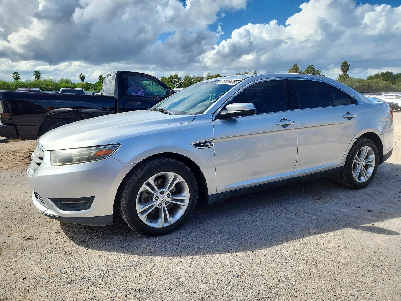 Vista de 2013 FORD TAURUS SEL, ángulo 1