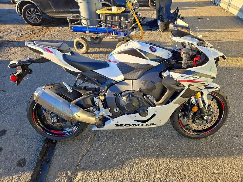 2026 HONDA CBR1000 RR  