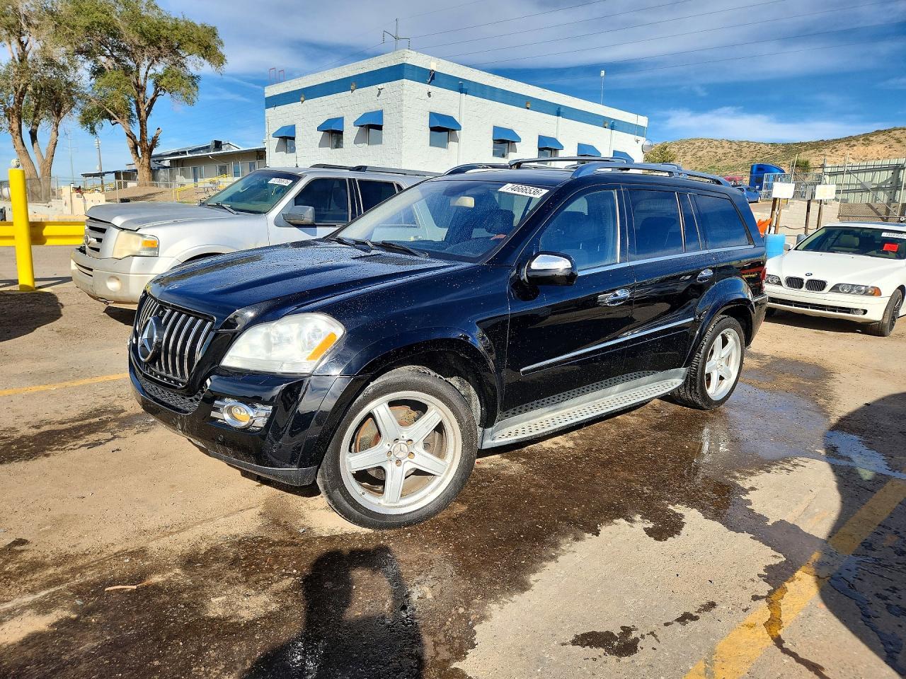 Vue de 2009 MERCEDES-BENZ GL 550 4MATIC, angle 1