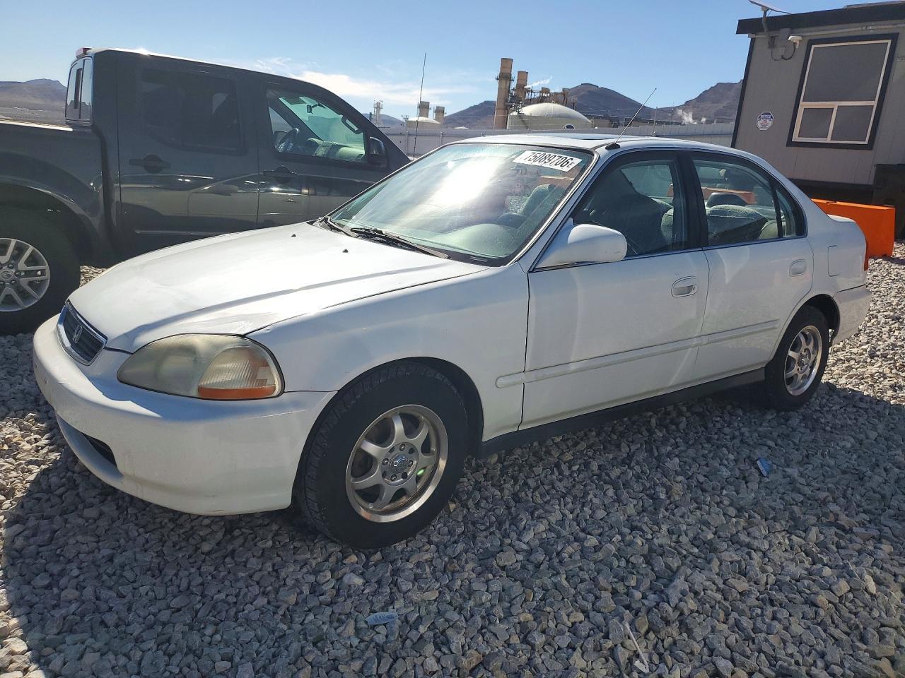 Vue de 1998 HONDA CIVIC, angle 1