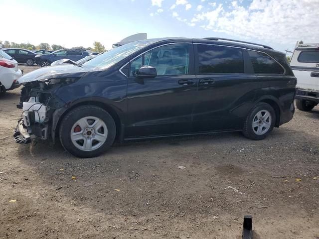 2023 TOYOTA SIENNA LE  