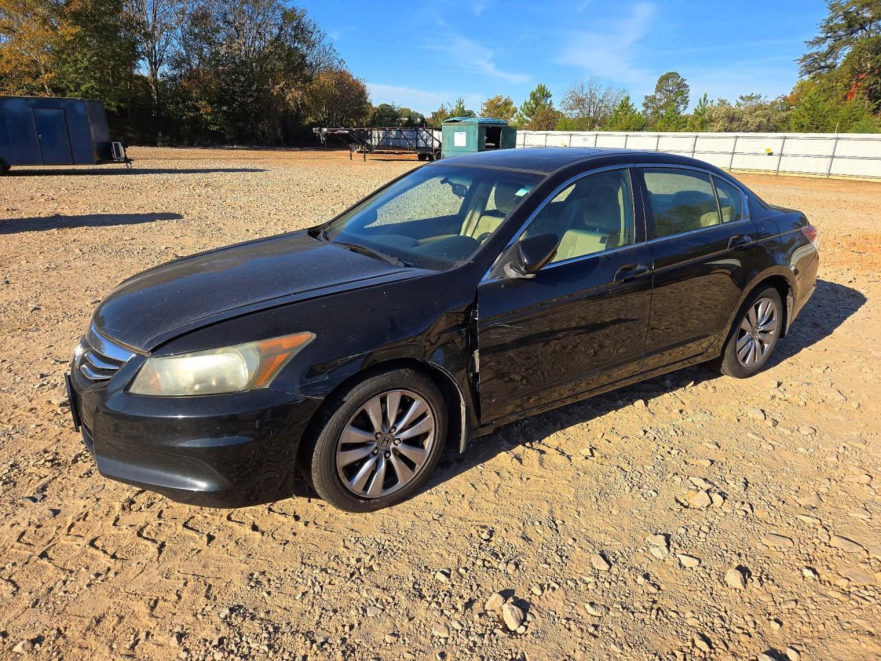Vue de 2011 HONDA ACCORD EX, angle 1