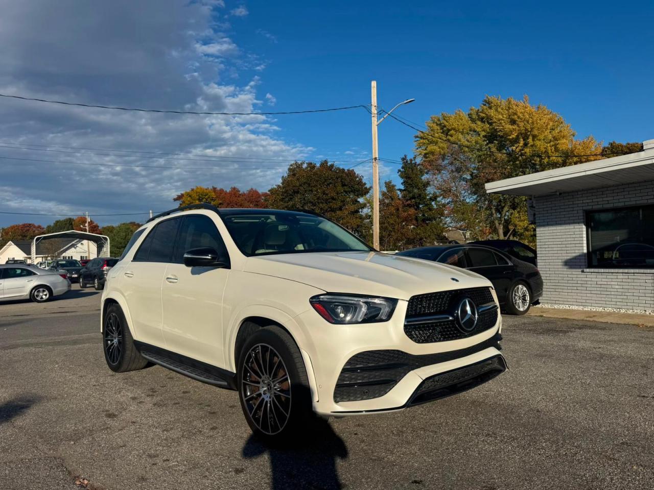 Vue de 2023 MERCEDES-BENZ GLE 350, angle 1