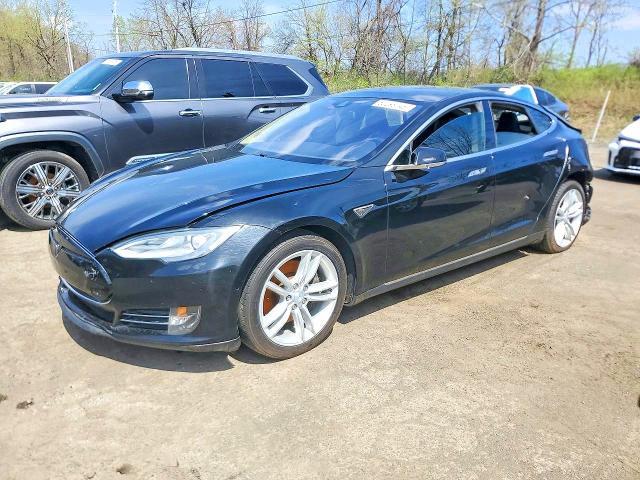 2015 TESLA MODEL S   