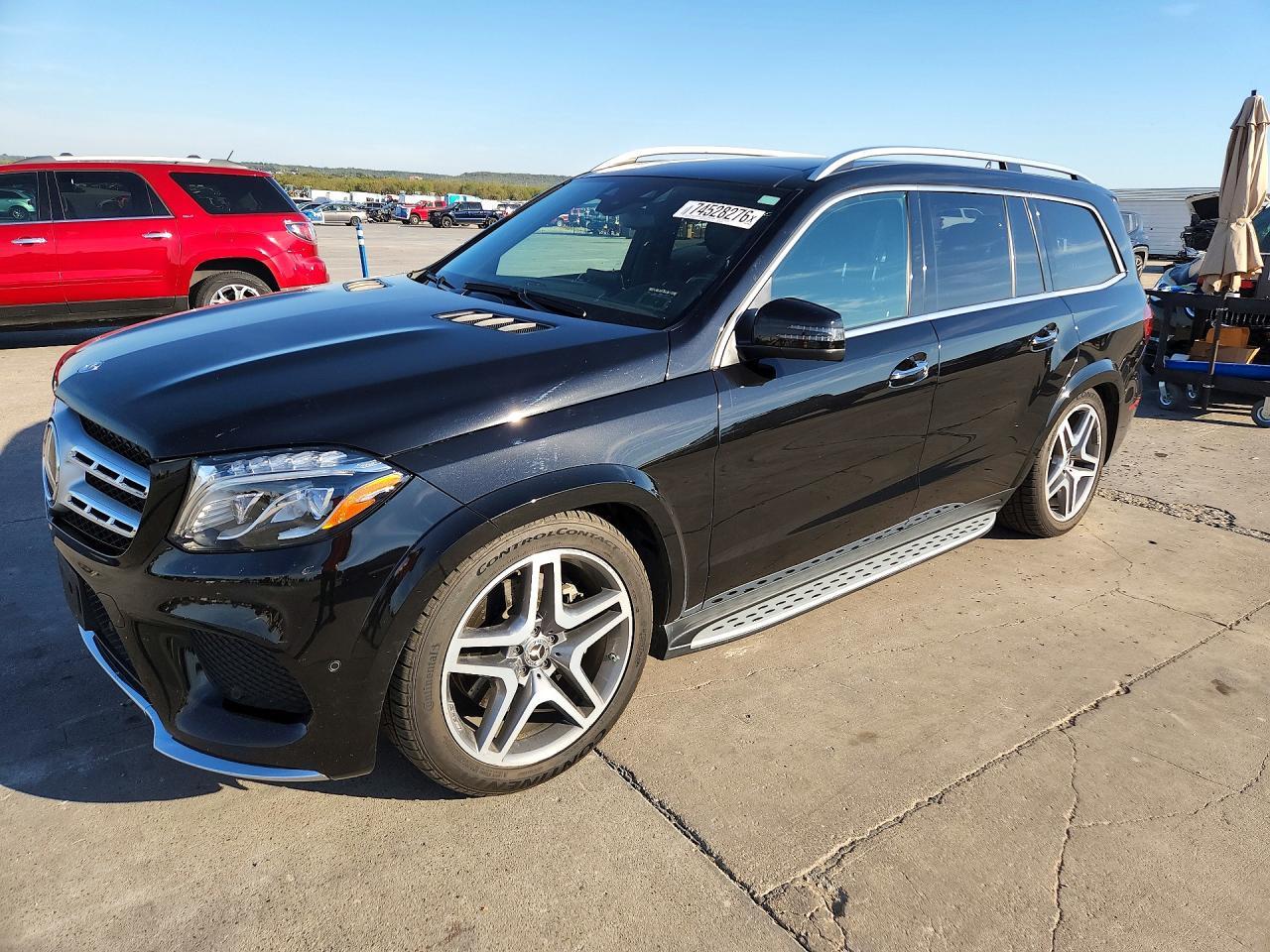 Vue de 2017 Mercedes-Benz GLS CLASS 550 4MATIC, angle 1