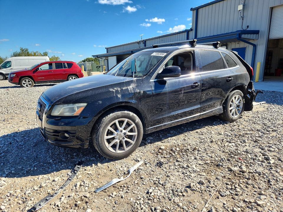 2009 AUDI Q5 32  
